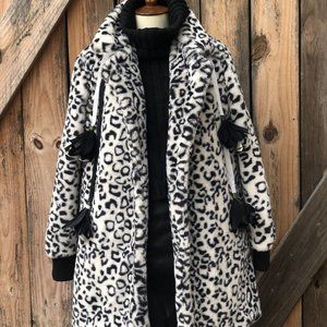 BB DAKOTA SNOW LEOPARD WHITE CHEETAH PRINT FUZZY COAT FESTIVAL NWT